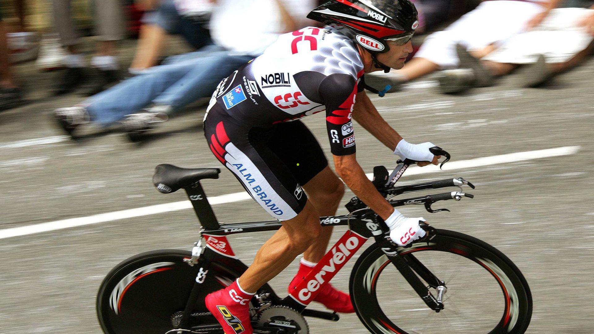 德甲战报，凯恩帽子戏法助拜仁横扫斯图加特，积分榜领先优势扩至8分