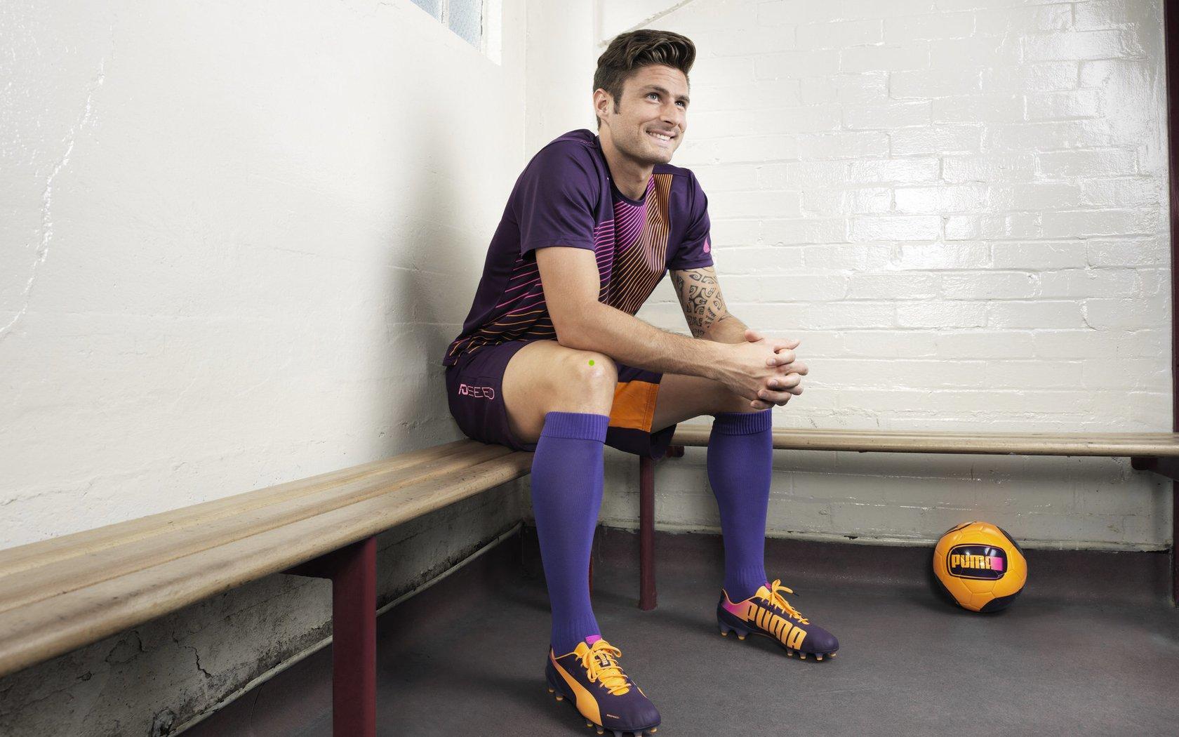 开云品牌|科瓦奇平息点球争执，关键时刻指定本塞拜尼主罚，吉拉西场上情绪波动引发关注